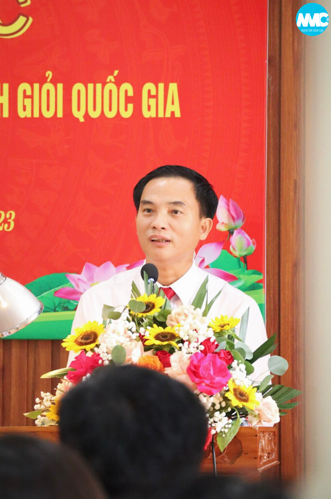 Nhấn để phóng to